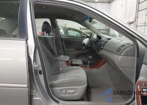 2005 Toyota Camry Xle from USA, damaged, VIN 4T1BE32K55U547626